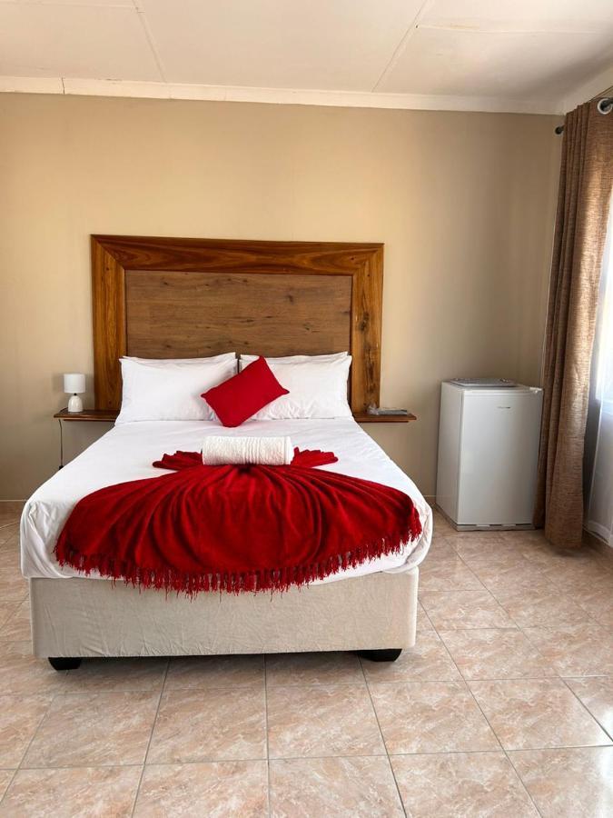 The Botanical Gardens Hotel Rundu Kültér fotó